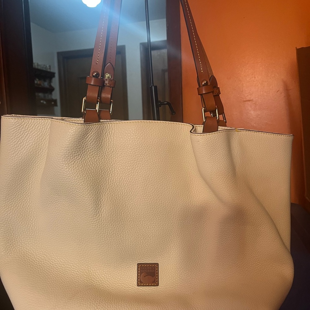 Dooney Bourke Handbag Bag Barlow  Pebbled Taupe Leather 2-Way EUC - Picture 2 of 14